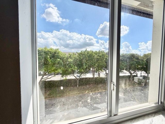 Building Photo - 11201 NW 89th St