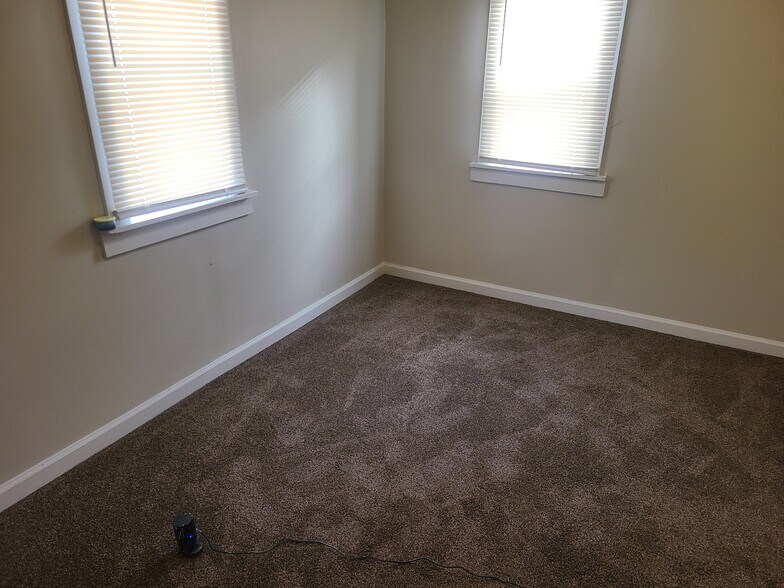 Building Photo - 3623 Graceland Ave