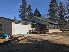 Building Photo - 4 Bedrooms, 2 Bathrooms Single Family Home in Crosslake, MN w/3 season porch