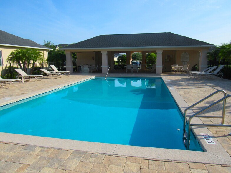 community pool - 3435 Torre Blvd