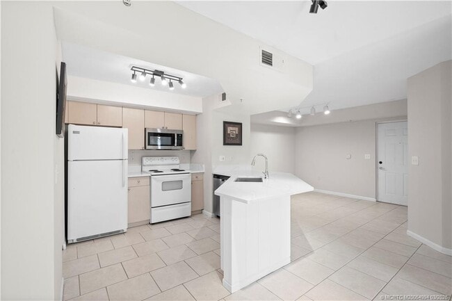 Building Photo - 3674 NW Adriatic Ln