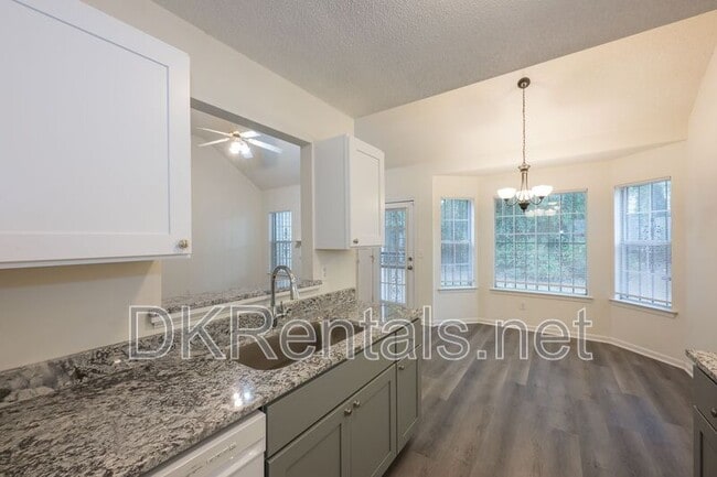 Building Photo - 5689 Isleworth Way