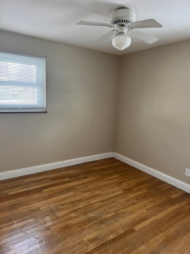 Building Photo - 3 Bedroom Cape Cod - Upper Arlington, OH