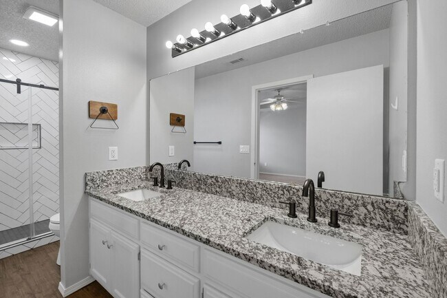 Building Photo - Modern 3-Bedroom Home with Open Kitchen & Fenced Yard