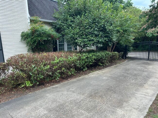 Building Photo - 49 Duke St