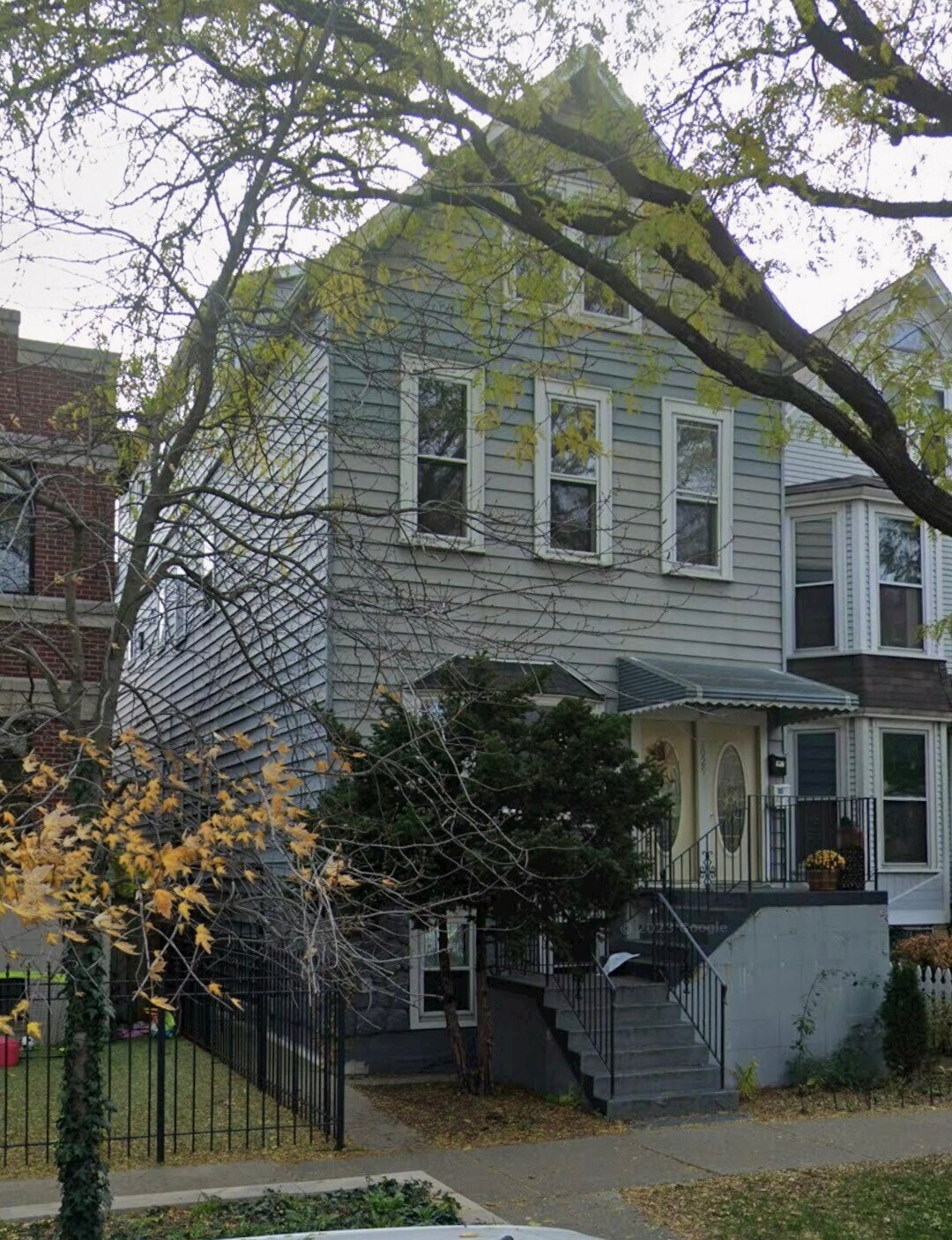Building Photo - 1029 W Wellington Ave