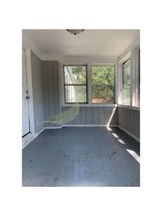 Building Photo - 1 FREE MONTH OF RENT!!!