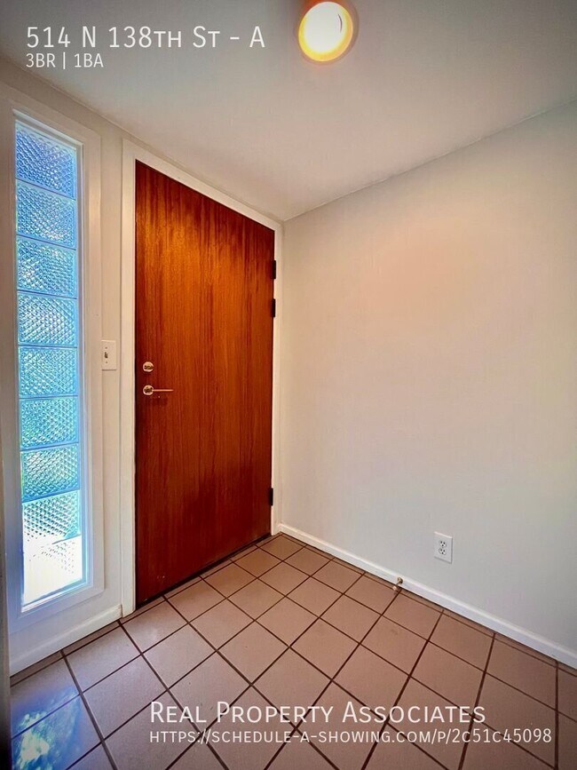 Building Photo - 514 N 138th St