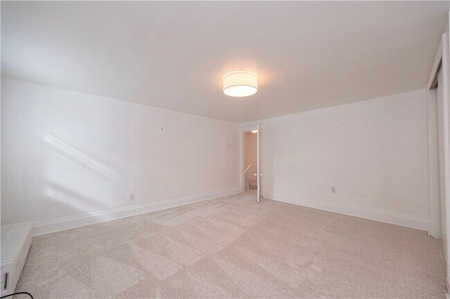 Building Photo - 274 38th St