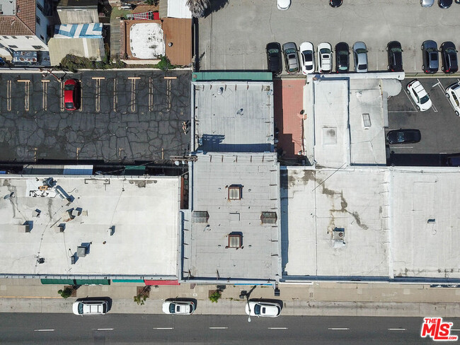 Building Photo - 4019 W Olympic Blvd
