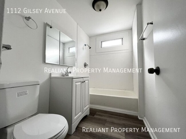 Building Photo - 1112 Gilsey Ave