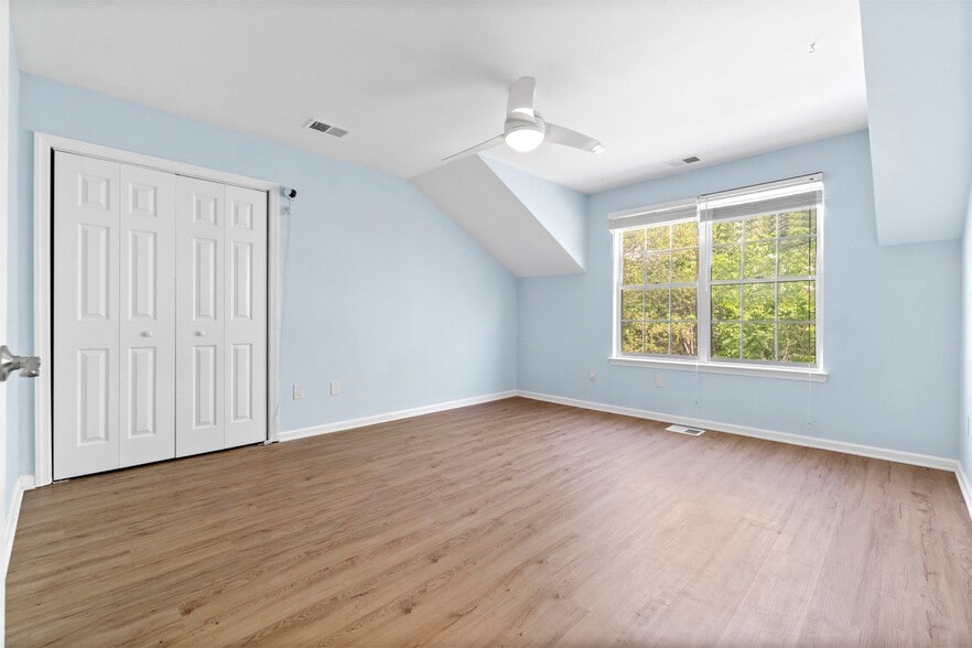 Building Photo - 40 Four Oaks Rd