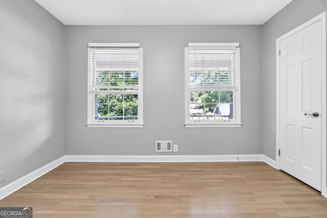 Building Photo - 4854 Springfield Dr
