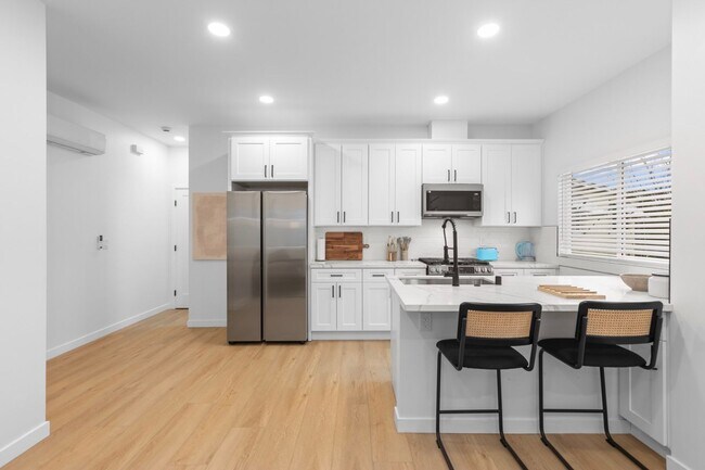 Building Photo - 6411 Richard St