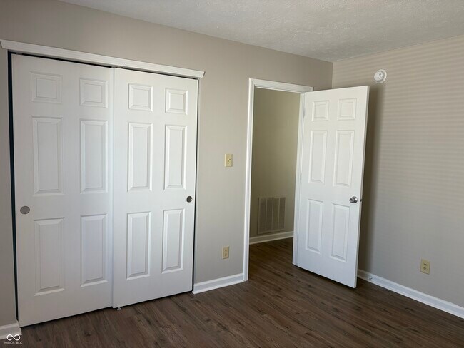 Building Photo - 6682 Dunsdin Dr