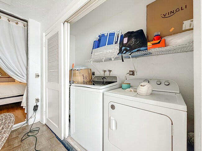 Building Photo - 2846 Carambola Cir S