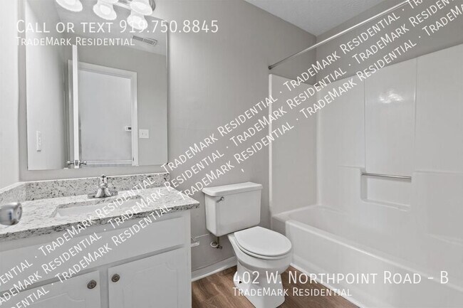 Building Photo - 402 W Northpoint Rd