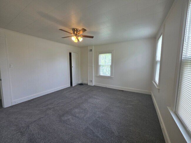 Building Photo - 1341 Herrod St
