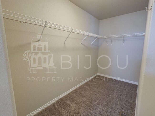 Building Photo - 10881 Aliso Dr