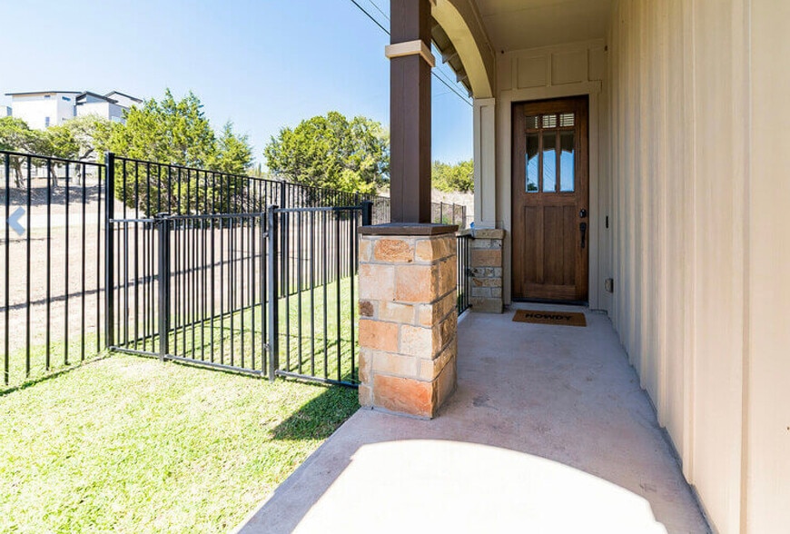 Private yard - 4301 Mansfield Dam Rd