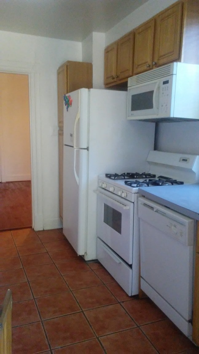 Kitchen - 713 Jefferson St NW