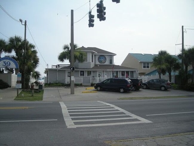 Building Photo - ! Beautiful 2BA/1.5BR Townhome in Gulf Highlands!