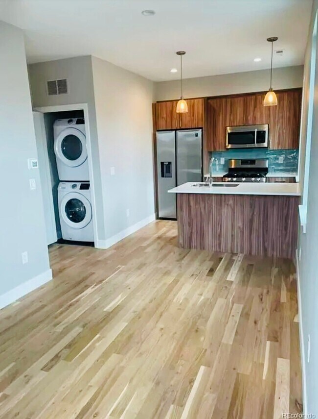 Modern Kitchen - Harley House