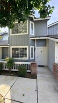 Building Photo - 2600 Brookside Dr
