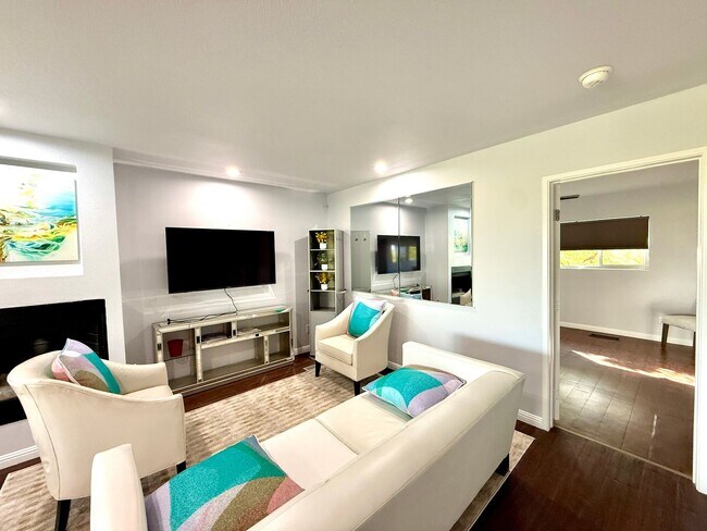 Building Photo - RIMCREST - Rare opportunity 2BR/2BA - Long Term - Furnished / Unfurnished