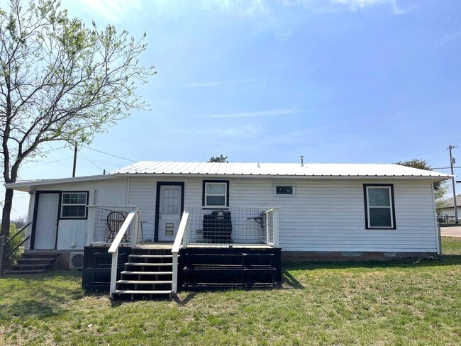 Building Photo - 1101 E College St