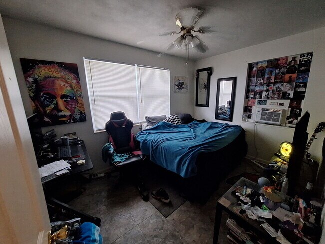 Building Photo - 3/2 Single Family Home available in Pt Cha...