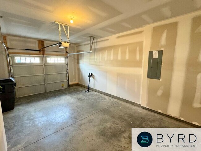 Building Photo - 18529 Palisades Rdg