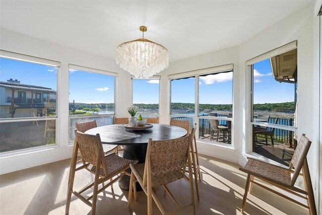 Building Photo - 3008 Point Cove