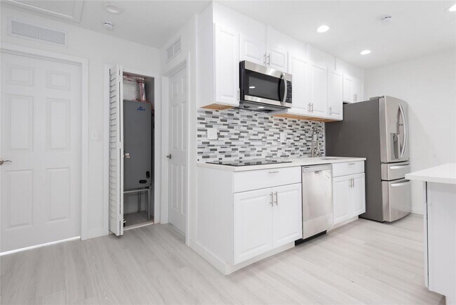 Primary Photo - 713 SW 4th Ct