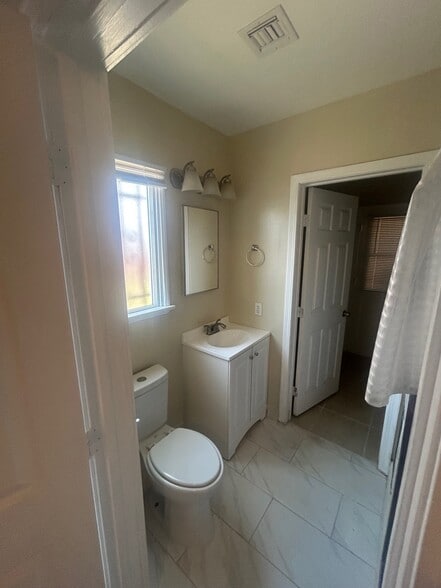 Building Photo - 2911 W 129th St