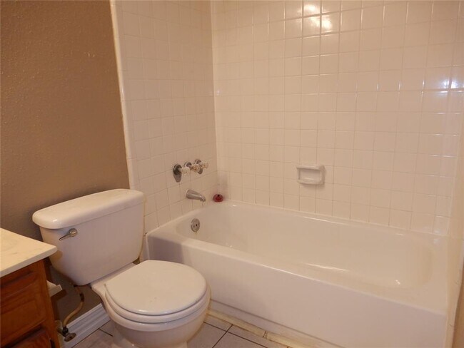 Building Photo - 10767 Braes Bend Dr