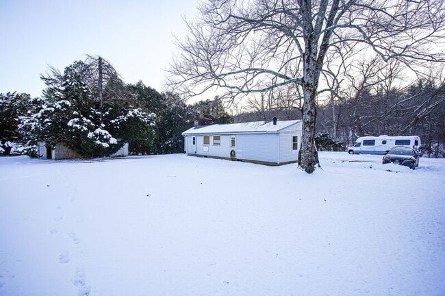 Building Photo - 2403 Westfield St