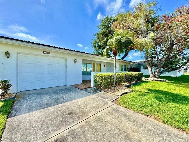 Building Photo - 3490 Mainlands Blvd S