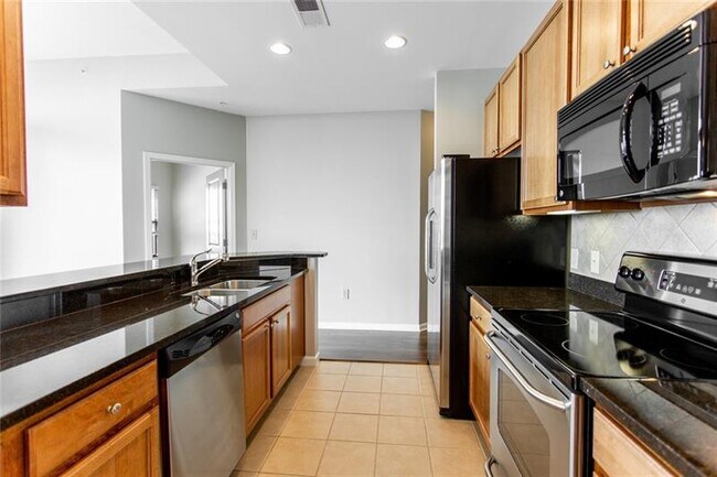 Building Photo - 3040 Peachtree Rd NW