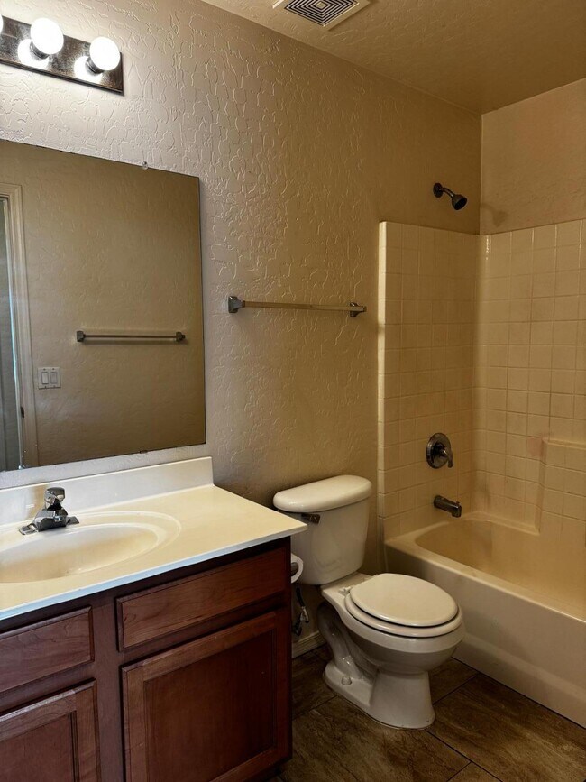 Building Photo - 14613 N 154th Ave