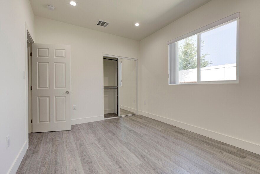 Building Photo - 6954 Jellico Ave