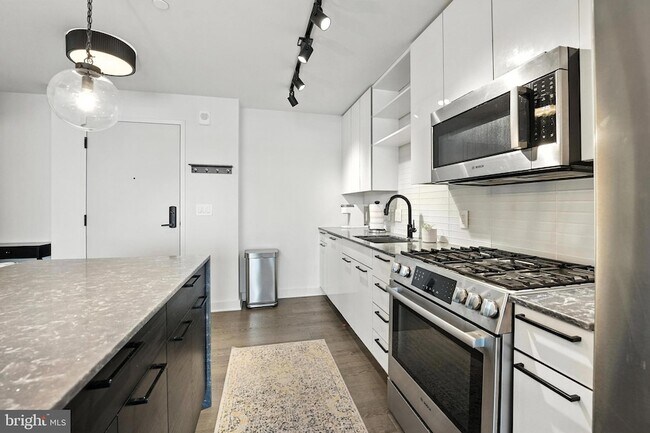 Building Photo - 70 N Street SE Unit 913