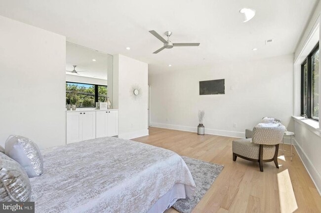 Building Photo - 5805 Massachusetts Ave