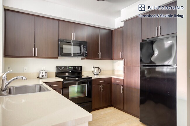Building Photo - 7001 Sunne Ln