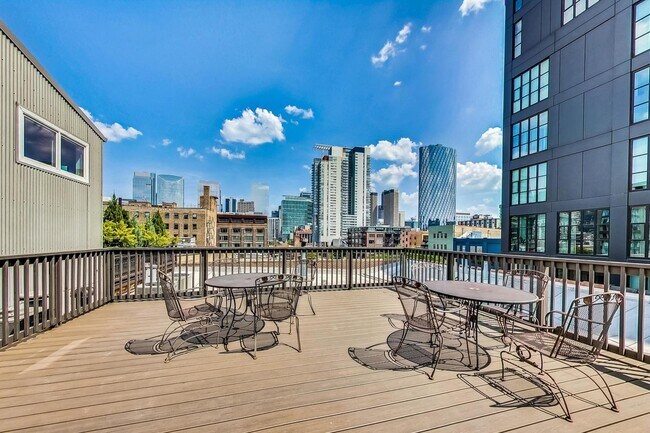 Building Photo - 110 N Peoria St