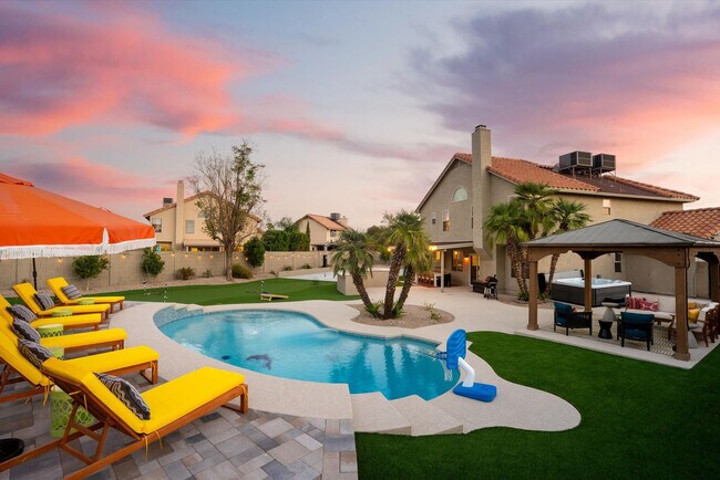 Building Photo - 7804 W Pershing Ave