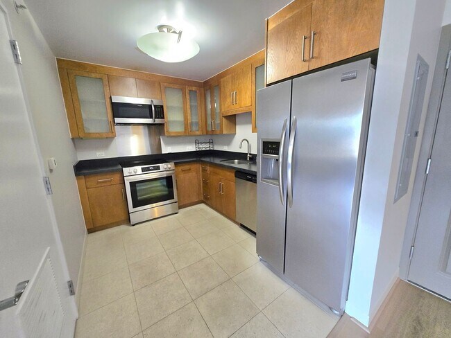 Building Photo - Pacifica Honolulu, 2 bdrm, 2 bath, 2 covered parking, just below the Penthouse