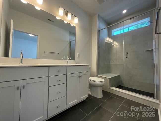 Building Photo - 15340 Ballancroft Pkwy