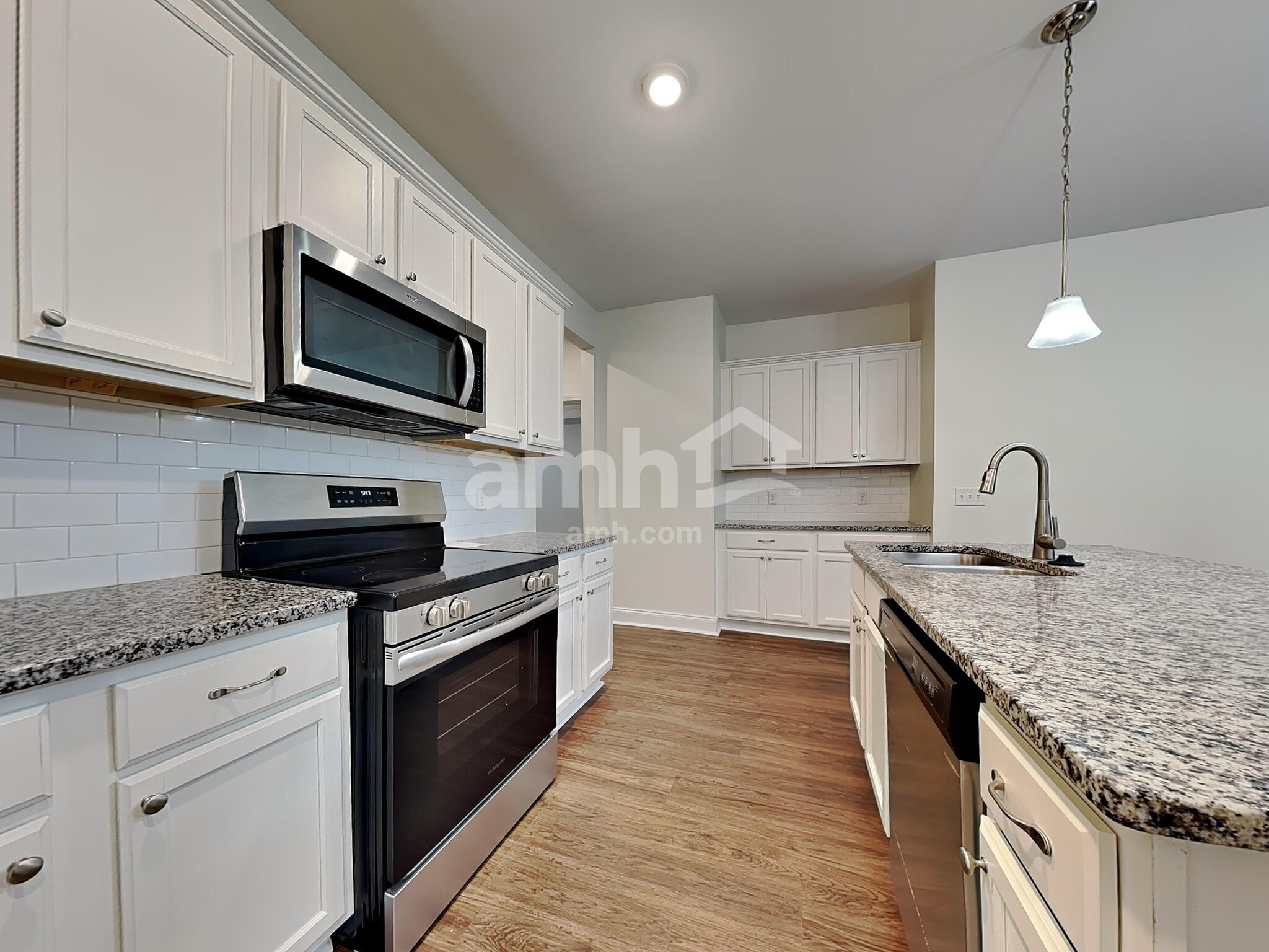 Building Photo - 16 Cherry St