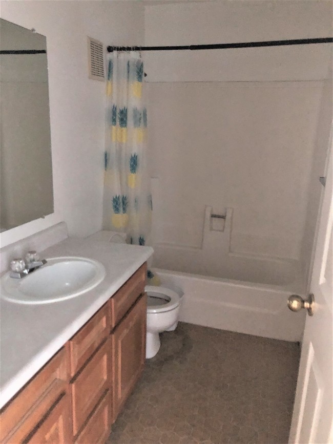 2 Bathrooms - 34 E 700 N